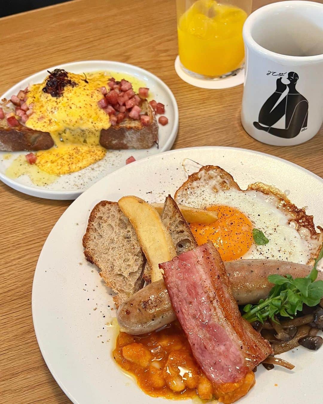 のインスタグラム：「. たまに行われるお髭との朝活☕️🌿 この日は代々木上原にあるNo.へ @no.tokyo   店内がおしゃれで、ご飯はもちろん コーヒーも美味しくて大正解！！  食べることが好きな私にとって、 お髭と食の好みが合うのが嬉しい🐥🍿 この日もどっちにするか同じもので悩んでたから、 仲良くシェアしました🫶🏼  たまにの朝活は、 意外と深い話ができたりして結構良い時間になる😌  . #notokyo#breakfast」