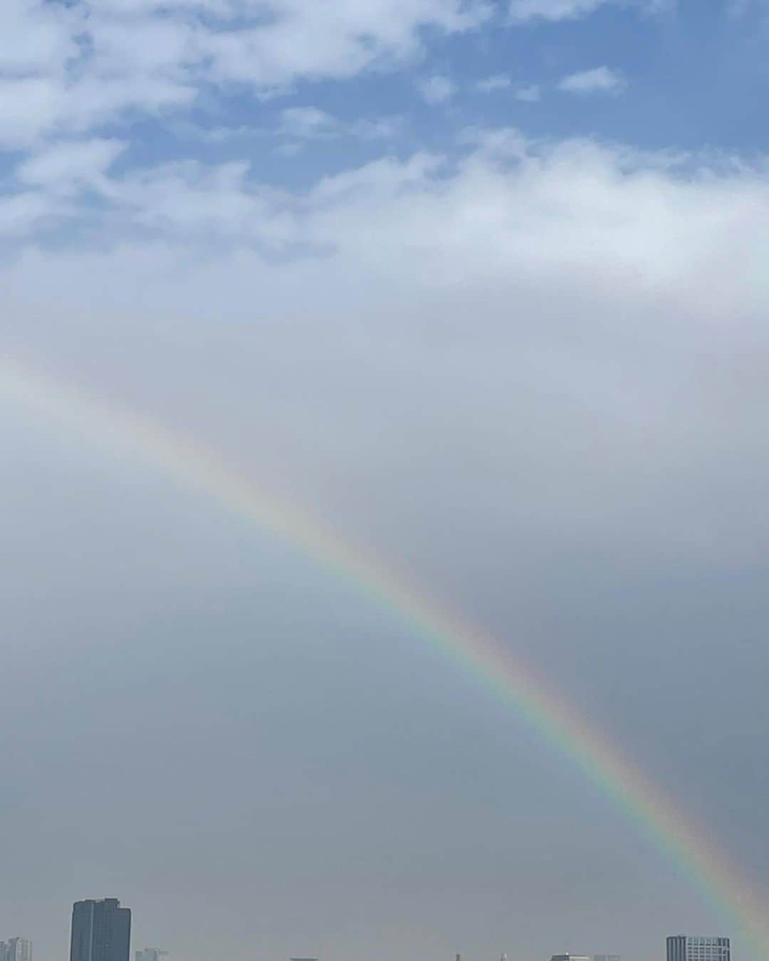 塩田真弓のインスタグラム：「すきとおる 声が耳に こだまする 心の虹に あわいろさして」