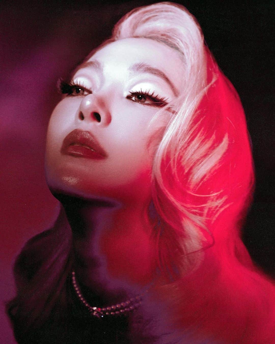 のインスタグラム：「🥀」