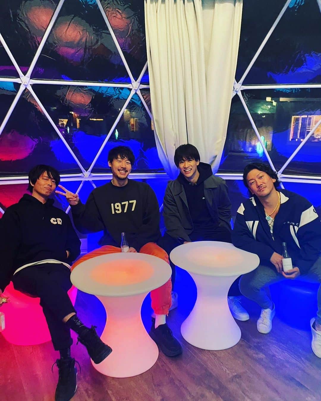 小出翔太のインスタグラム：「グランピング✖︎メンバー✖︎サウナ  楽しい時間でした♪  帰り道に寄ったかりんの湯ってとこが疲れをとるのに本当に最高だった。近くにあったら毎日でも行きたいぐらいゆっくりできました♪  @ofurocafe.karinnoyu   #グランピング #サウナ #バチェロレッテ #バチェロレッテ2  #最高の時間 #みんな疲労困憊 #ハバネロペヤングにやられた朝 #走り回って髪ボサボサ #かりんの湯」