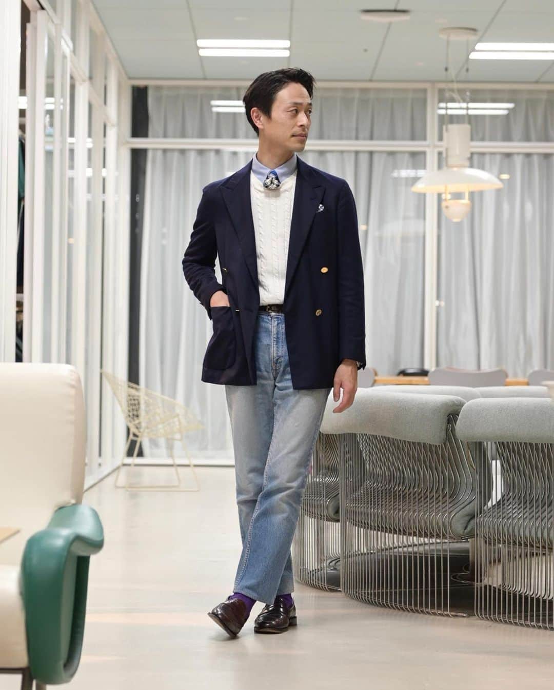 ラファエルカルーゾのインスタグラム：「Relaxed view on a Caruso blue blazer」