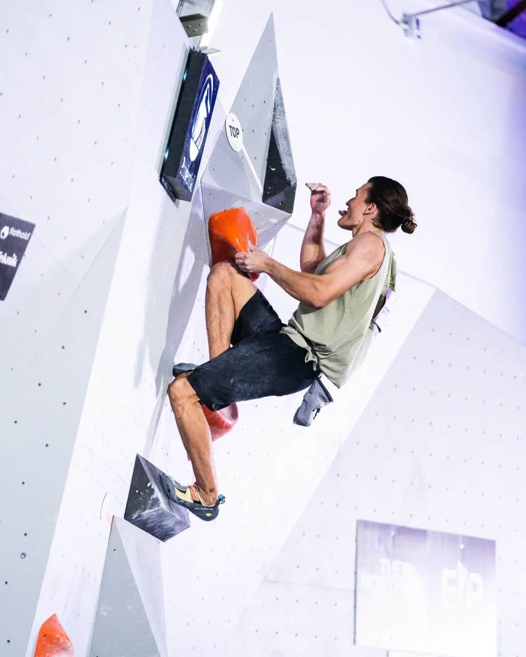 ナサニエル・コールマンさんのインスタグラム写真 - (ナサニエル・コールマンInstagram)「Team Trials 2023  What a marathon! 3 full rounds with 4 blocs + 1 route each, had me feeling mentally drained and very conscious of skin management. But the event was so sick, it brought me back to pre ESPN days when we could turn down the lights, turn up the beats, and really feel the energy of the venue. Big shout-out out to the route setters, y'all killed it imo🙏🫡  Bloc 📸 @gajdaphotography Rope 📸 @stivwho  @thenorthface_climb  @petzl_official  @scarpana  @grasshopperclimbing」3月7日 6時16分 - nathaniel.coleman