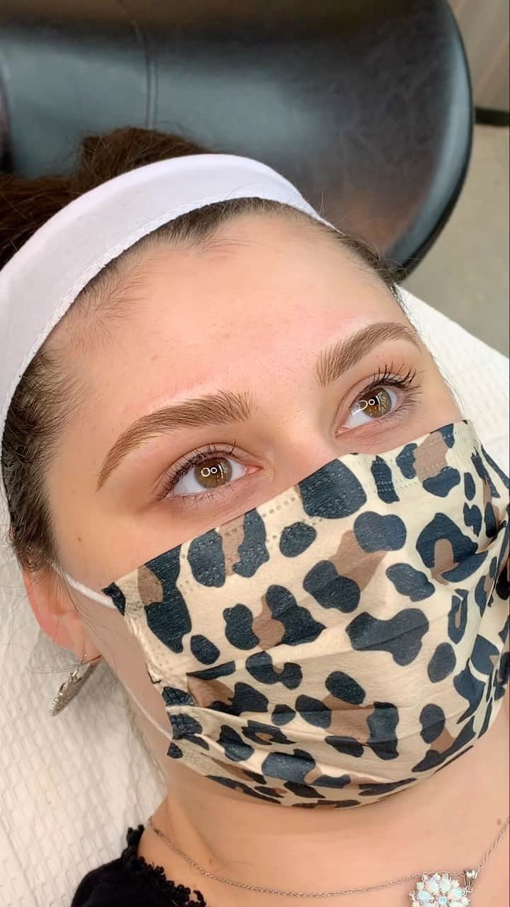 Haley Wightのインスタグラム：「THE FLUFF 🤤 Interested in getting Microblading done by me? Visit our website daelascottsdale.com or call (602)809-9405 to book! ❤️  #microblading #nanoblading #brows #hairstrokes #scottsdalemicroblading #arizonamicroblading #phoenixmicroblading #eyebrows #tattoo #nanoblade #scottsdale #arizona #phoenix」