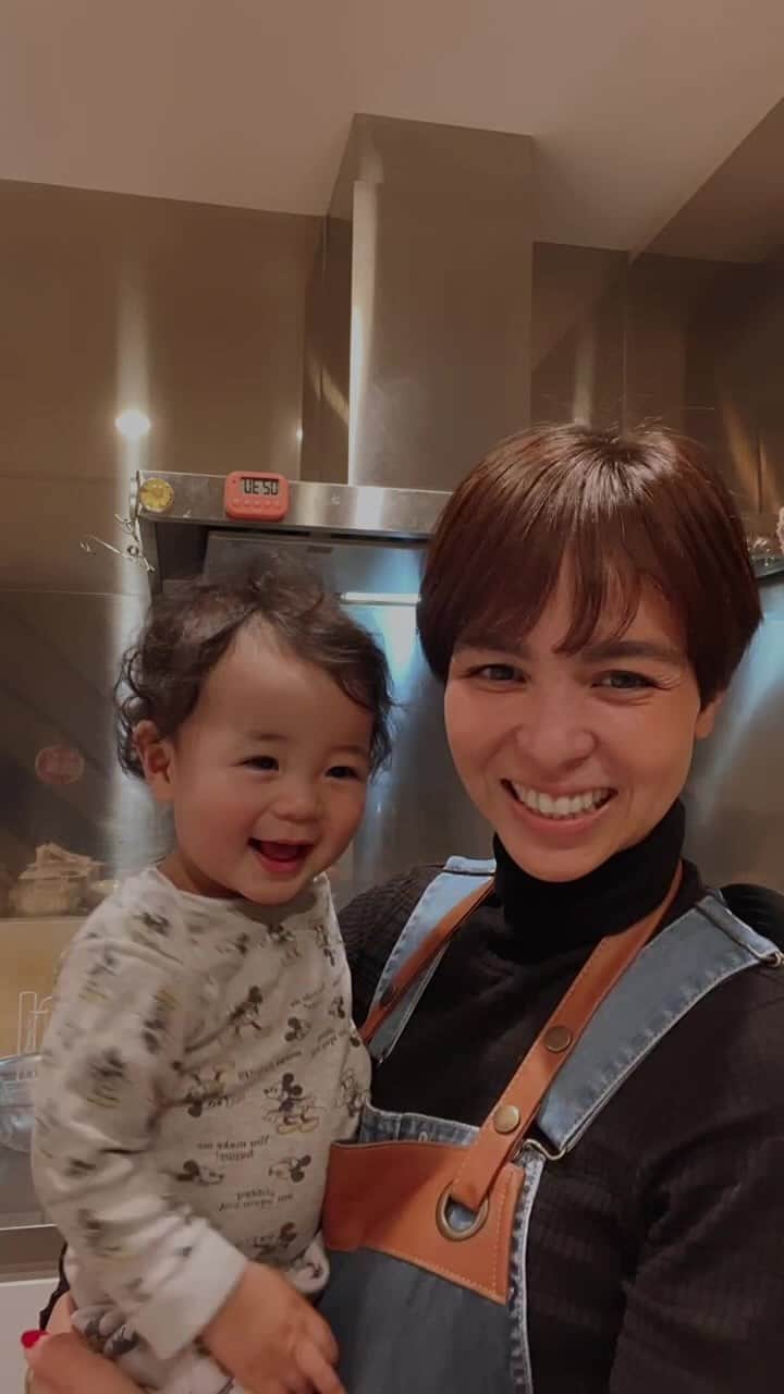 鈴木サチのインスタグラム：「少しだけお話ししてます🤭」