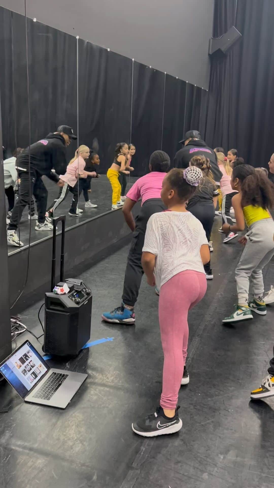 ディーン・ノリスのインスタグラム：「Having some fun dancing with our kids and @phil_wright_  Come check out @norris_pac」