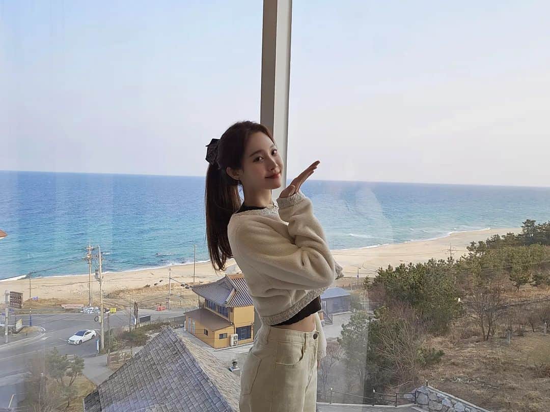 のインスタグラム：「🌊💙」