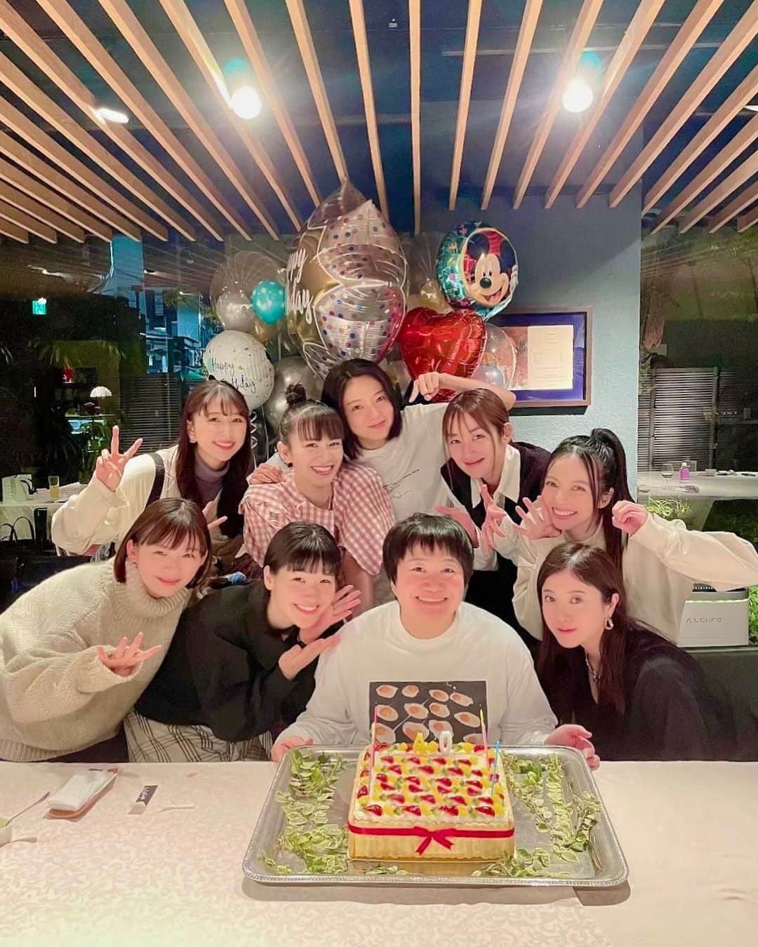 高梨臨さんのインスタグラム写真 - (高梨臨Instagram)「みんなから愛される春菜、お誕生日おめでとう🥰 喋りすぎて、笑いすぎて、次の日のどが、ガラガラでした😂😂😂 次はベッキーの誕生日会ね😚」3月7日 18時09分 - rintakanashi_official