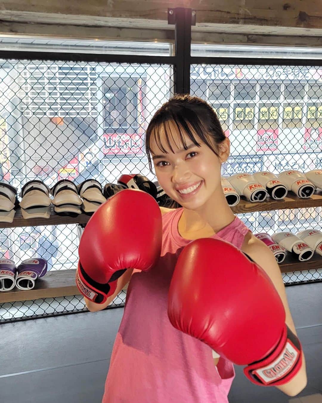 新井舞良のインスタグラム：「お知らせ！ 出演したGoogle Pixel CMのイベントに参加することになりました✨  3/12 @渋谷ストリーム稲荷橋広場(大階段前)です！ 会いに来てね〜！！！！待ってます❤️  #GooglePixel #TeamPixel #au #GooglePixelならau #オオカミには騙されない」