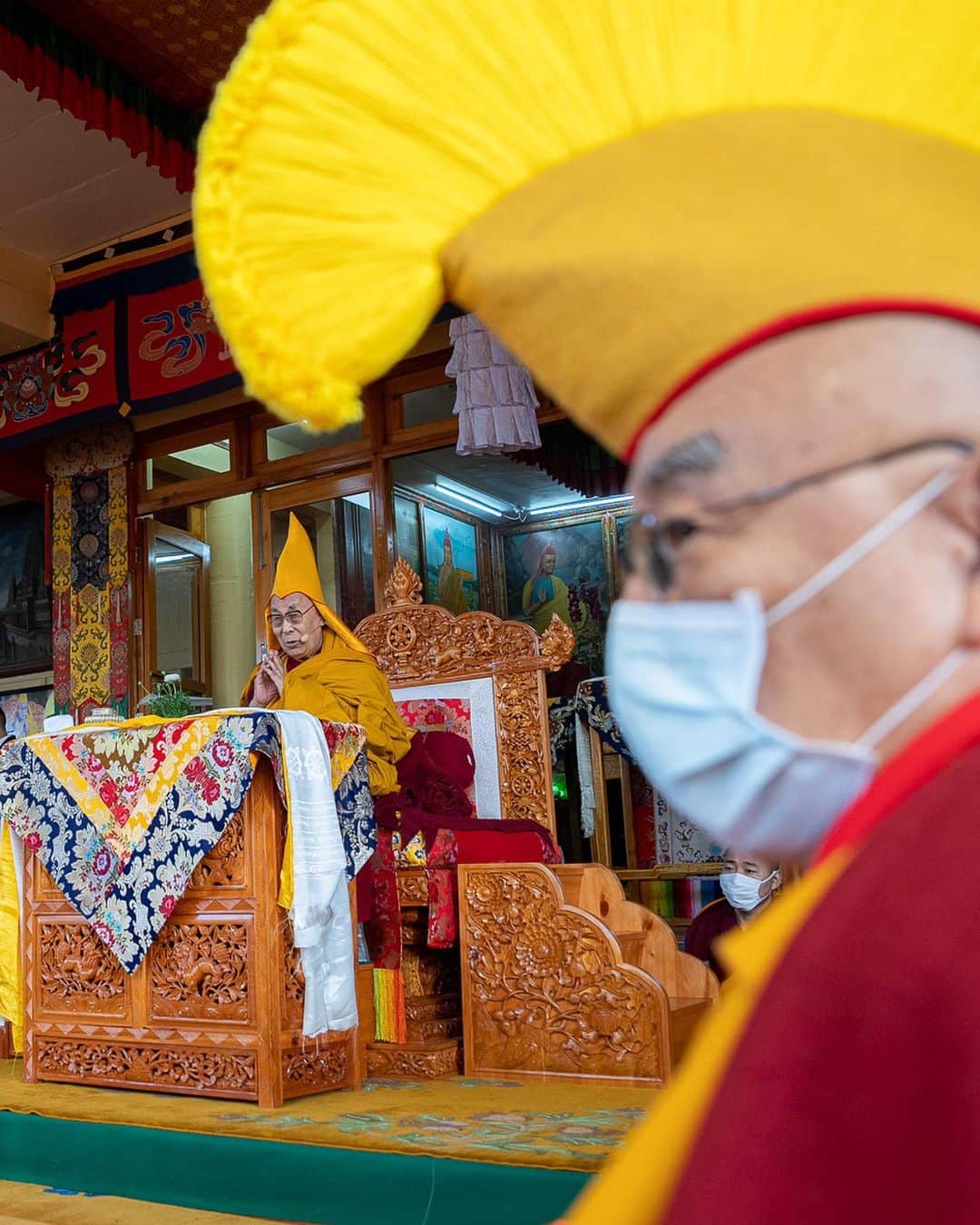 ダライ・ラマ14世さんのインスタグラム写真 - (ダライ・ラマ14世Instagram)「HHDL imparting ancient wisdom through Jataka Tales teachings at the courtyard of Main Tibetan Temple in Dharamsala, HP, India on March 7, 2023. Photos by Tenzin Choejor #dalailama #buddhism #buddha #dharamshala」3月7日 18時07分 - dalailama