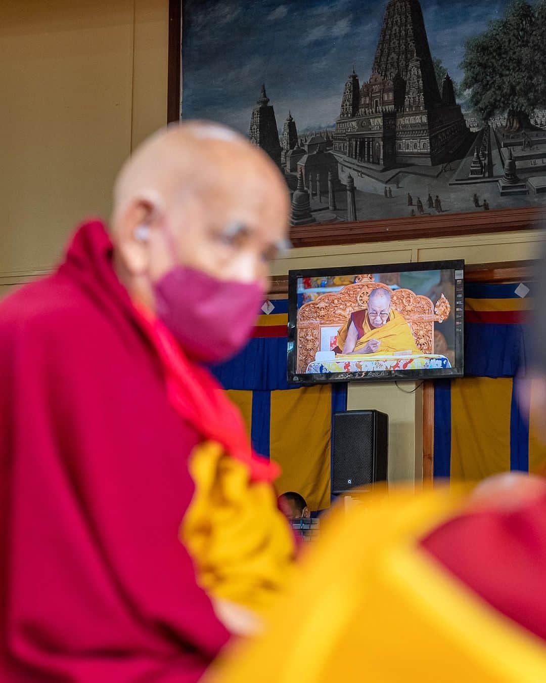 ダライ・ラマ14世さんのインスタグラム写真 - (ダライ・ラマ14世Instagram)「HHDL imparting ancient wisdom through Jataka Tales teachings at the courtyard of Main Tibetan Temple in Dharamsala, HP, India on March 7, 2023. Photos by Tenzin Choejor #dalailama #buddhism #buddha #dharamshala」3月7日 18時07分 - dalailama