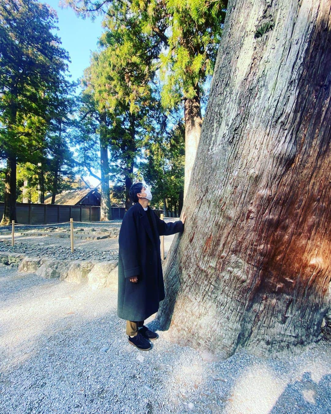 山本紘之さんのインスタグラム写真 - (山本紘之Instagram)「. 少し前ですが、パワーを頂いてきました。  自然と、うどんと、おしること、私から、ほんの少しだけ皆さまにパワーを送りますね。  #伊勢神宮 #初お伊勢参り #一枚目はお気に入りの写真」3月7日 18時22分 - yamamoto_hiroyuki.ntv
