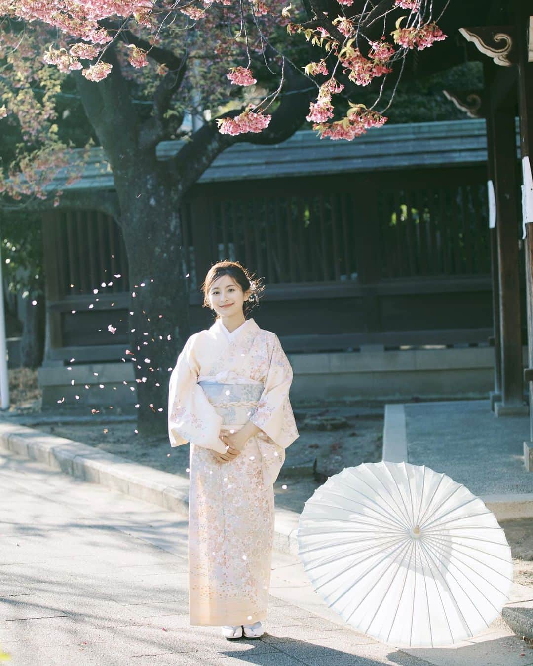 ロンモンロウさんのインスタグラム写真 - (ロンモンロウInstagram)「🌸春だ  よく「着物が似合う」と褒められて嬉しいです😆  经常被夸穿和服很合适，开心❤  #着物　#kimono #和服 #日本」3月7日 18時35分 - ronmonroe_official