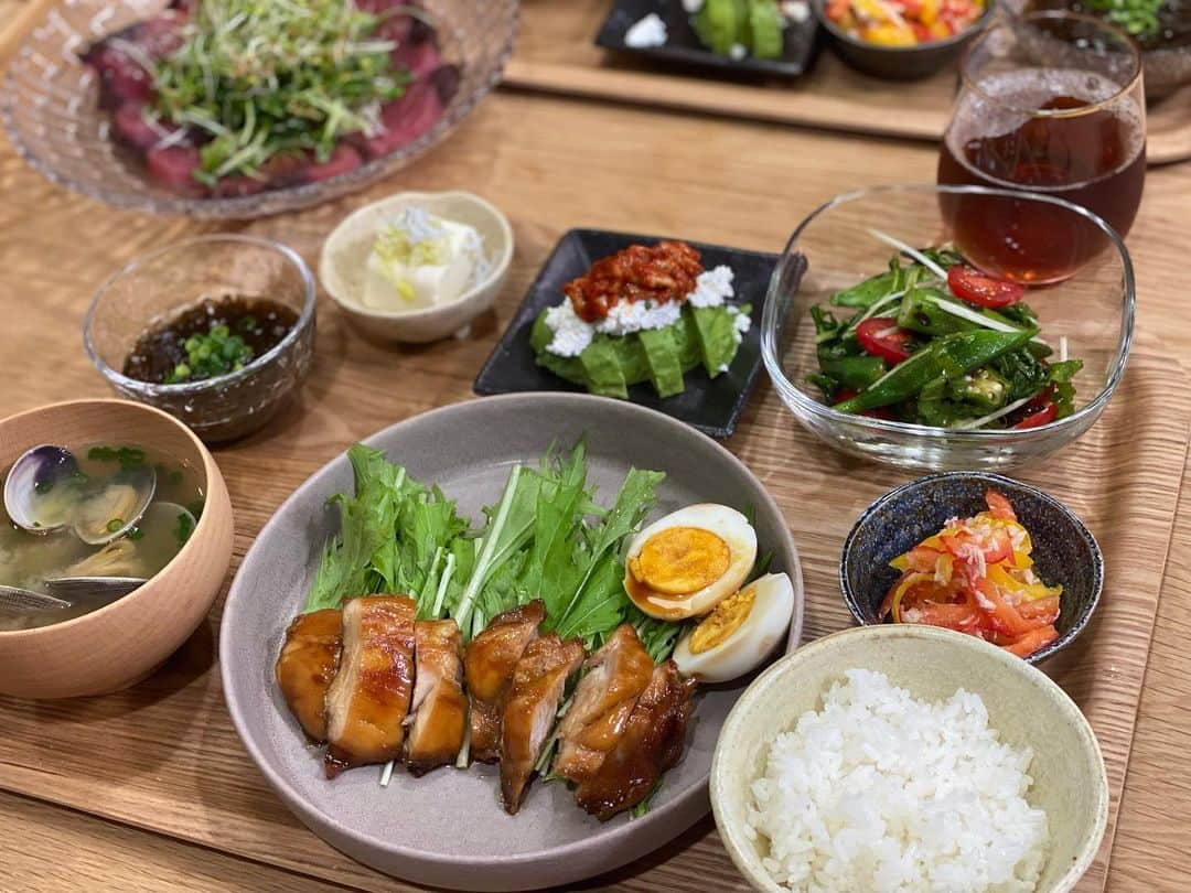 山下愛実（まなみるく）さんのインスタグラム写真 - (山下愛実（まなみるく）Instagram)「🍚 . . . お家ご飯は基本的に和食🥢 たまに洋食だったり他の物もします👩🏼‍🍳  お魚かお肉をメインに置く事が多いけど 一食に両方出すようにしてます🐟🥩 　  ちなみに最近せいろ蒸し料理にハマってる🫶🏻  #晩ご飯#夜ご飯#ご飯#献立#お家ご飯 #おうちごはん#せいろ蒸し#和食」3月7日 18時30分 - manami_ymst