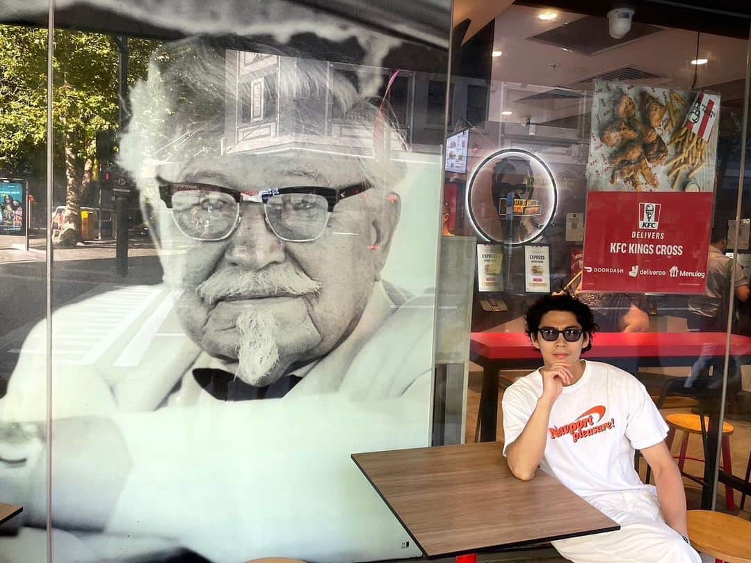 賀来賢人さんのインスタグラム写真 - (賀来賢人Instagram)「KFC in SYD🇦🇺」3月7日 18時33分 - kento_kaku