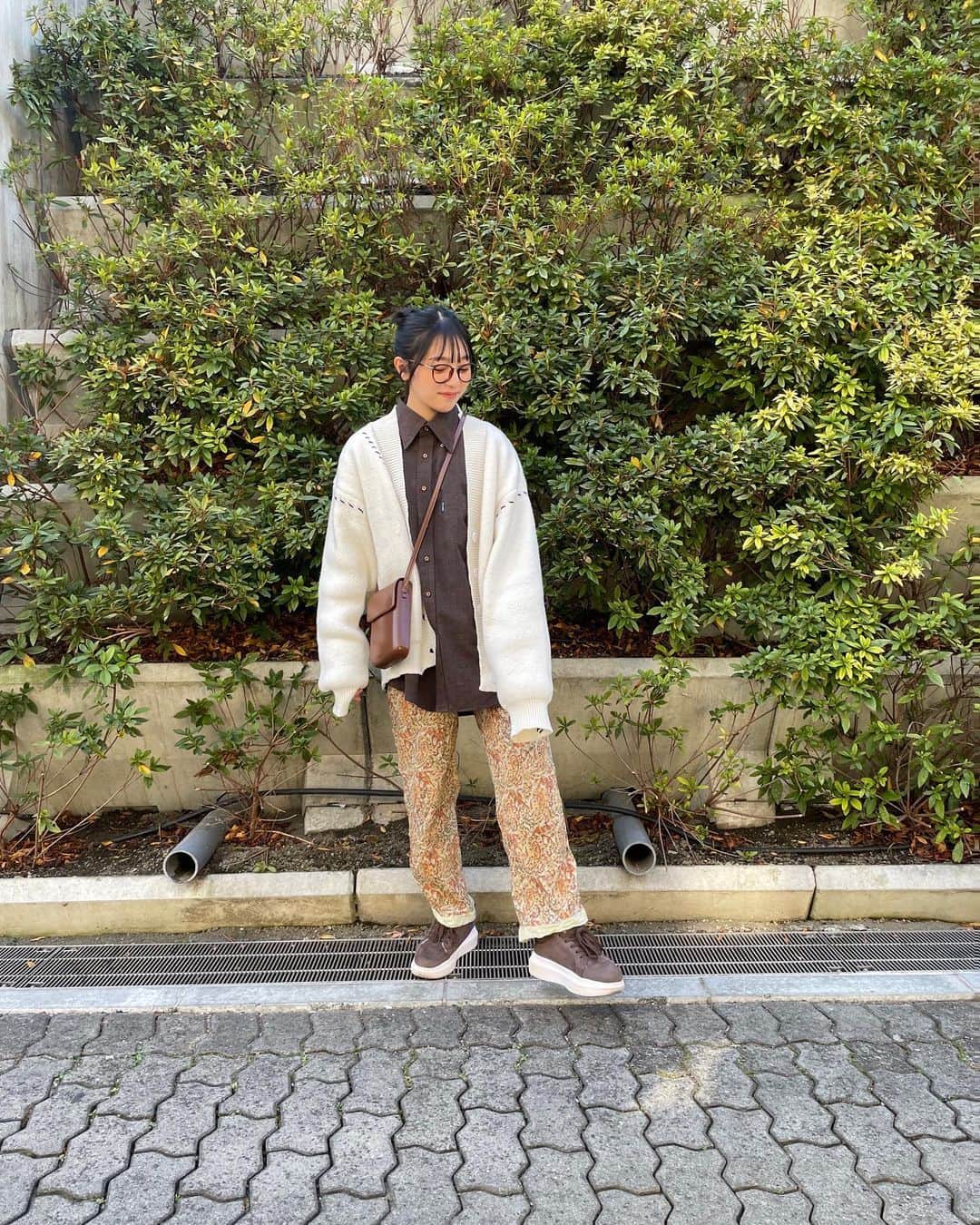 のインスタグラム：「🕯🧞‍♂️     #私服#カーディガンコーデ」