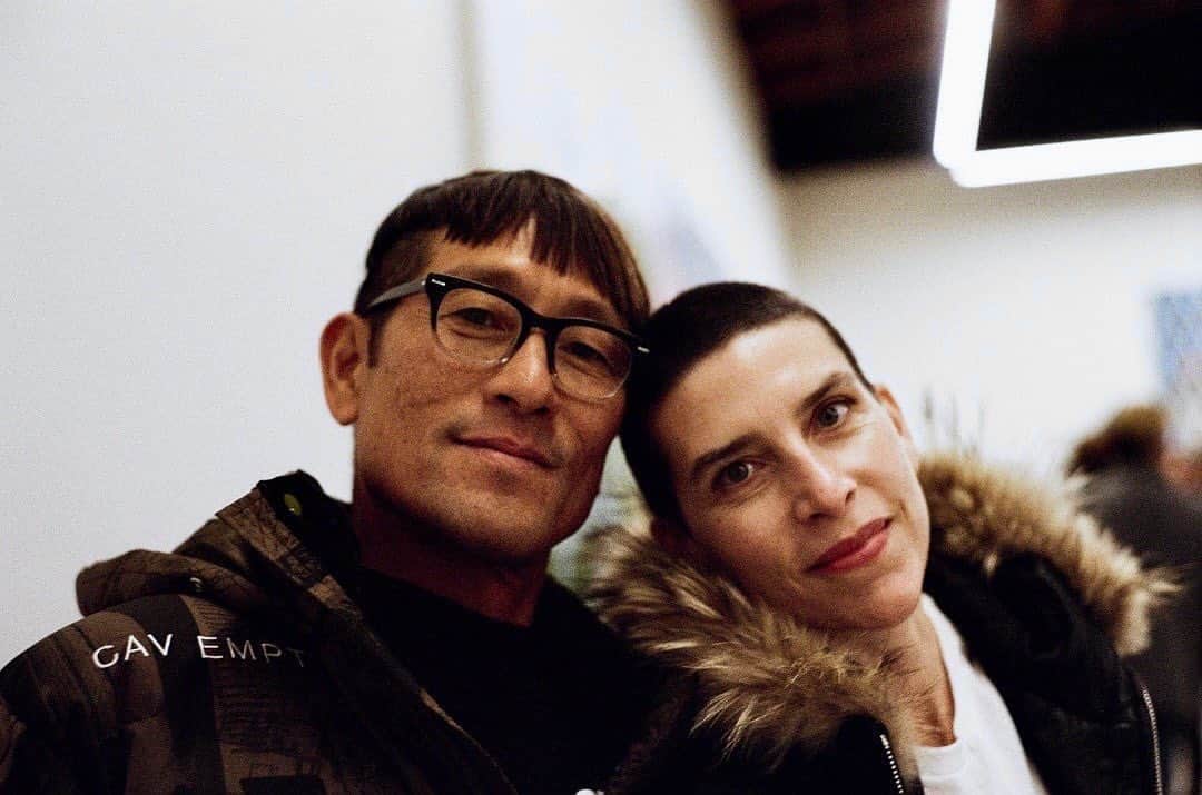 サキャスティックのインスタグラム：「Jessica & me  📷 @pysainhiding  at @moranmorangallery」