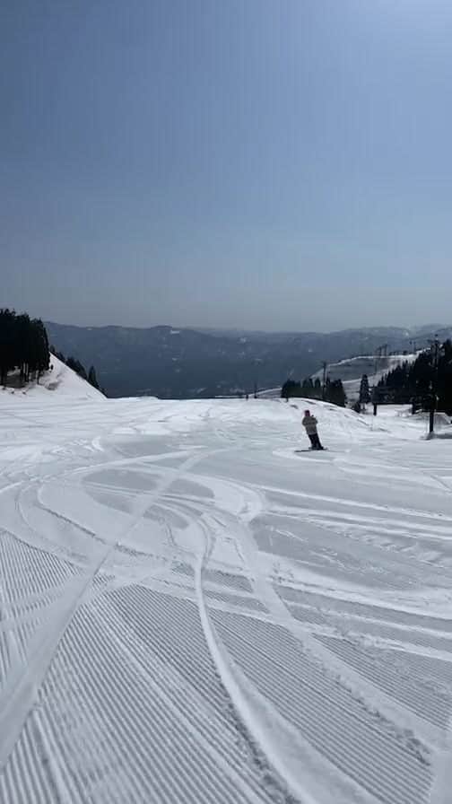 hoshinofumikaのインスタグラム：「TOP TO HEVEN 💖🕊☕️✨ イオックスアローザと私の関係🫶🌾  @ioxarosaofficial 🏔 @ioxarosa_park_diggers 🏂 @tateyamakings_cafe 🍛  @asamihirono👱‍♀️」