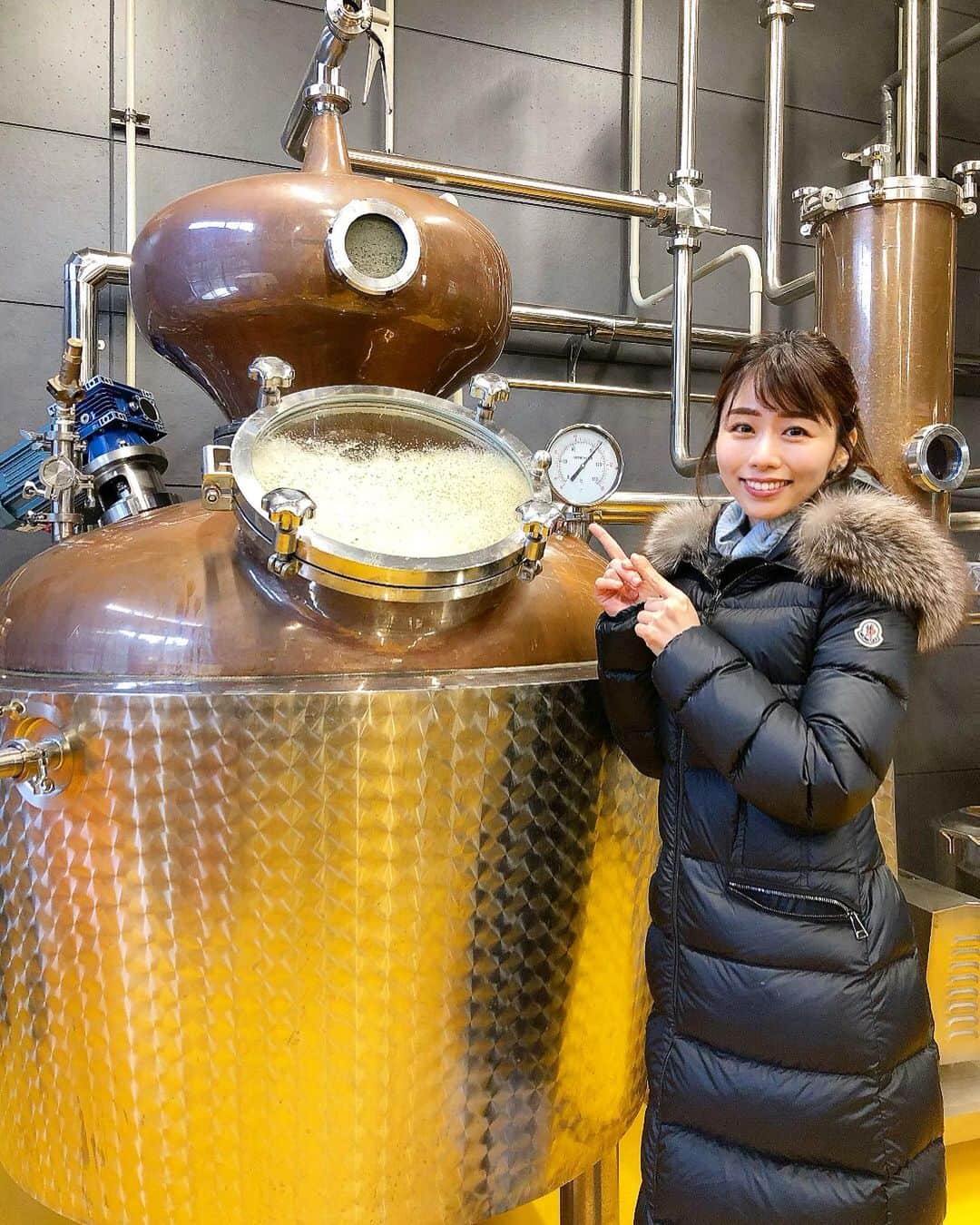 伊藤京子さんのインスタグラム写真 - (伊藤京子Instagram)「. 3月放送の女子旅ではラム酒作りの取材へ✨ ラム酒と言うと、お菓子作りで使うイメージしかなくあまり馴染みがなかったのですが、、 お邪魔してびっくり！ 蒸溜所に入るとバナナのような甘く深い香りに驚き癒され、蒸留機のカッコ良さにうっとりし、出来たてほやほやのラム酒の美味しさといったら🥹💕✨(アルコール度数はかなりお高めでした🤣) しっかり取材をした後は楽しく酔っぱらい笑 まいこさんとの女子トークが止まりませんでした😍💗  #明日もロケ#楽しみ楽しみ #ロケ#取材#番組取材#ラム酒#ラム酒作り#蒸溜所#蒸溜所見学 #女子旅#セントフォース#フリーアナウンサー#伊藤京子#千葉観光 #千葉旅#千葉銘酒」3月7日 11時27分 - kyoko_ito1128