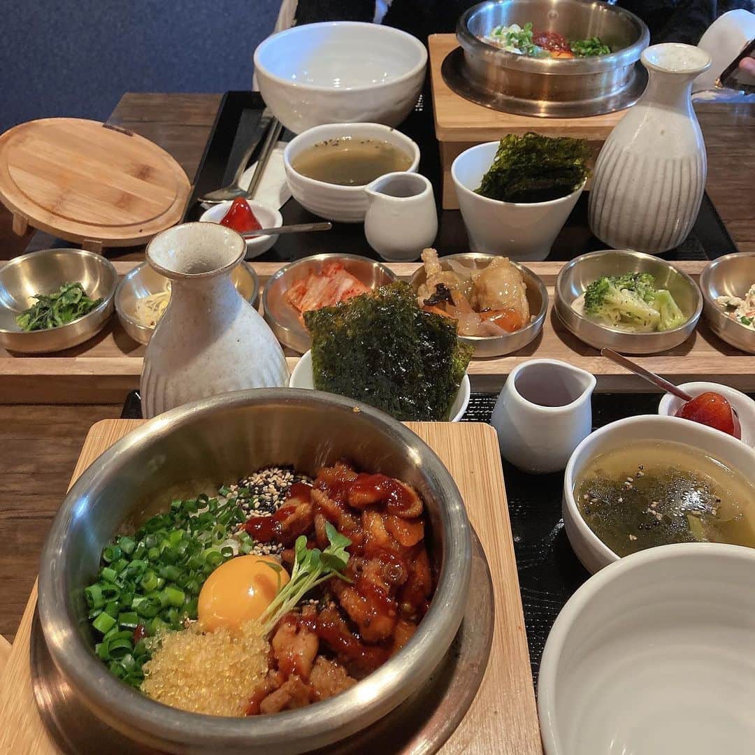 貝賀琴莉さんのインスタグラム写真 - (貝賀琴莉Instagram)「#韓国料理 #新大久保 #新大久保グルメ #釜飯 #釜飯ランチ」3月7日 11時34分 - 0112kako