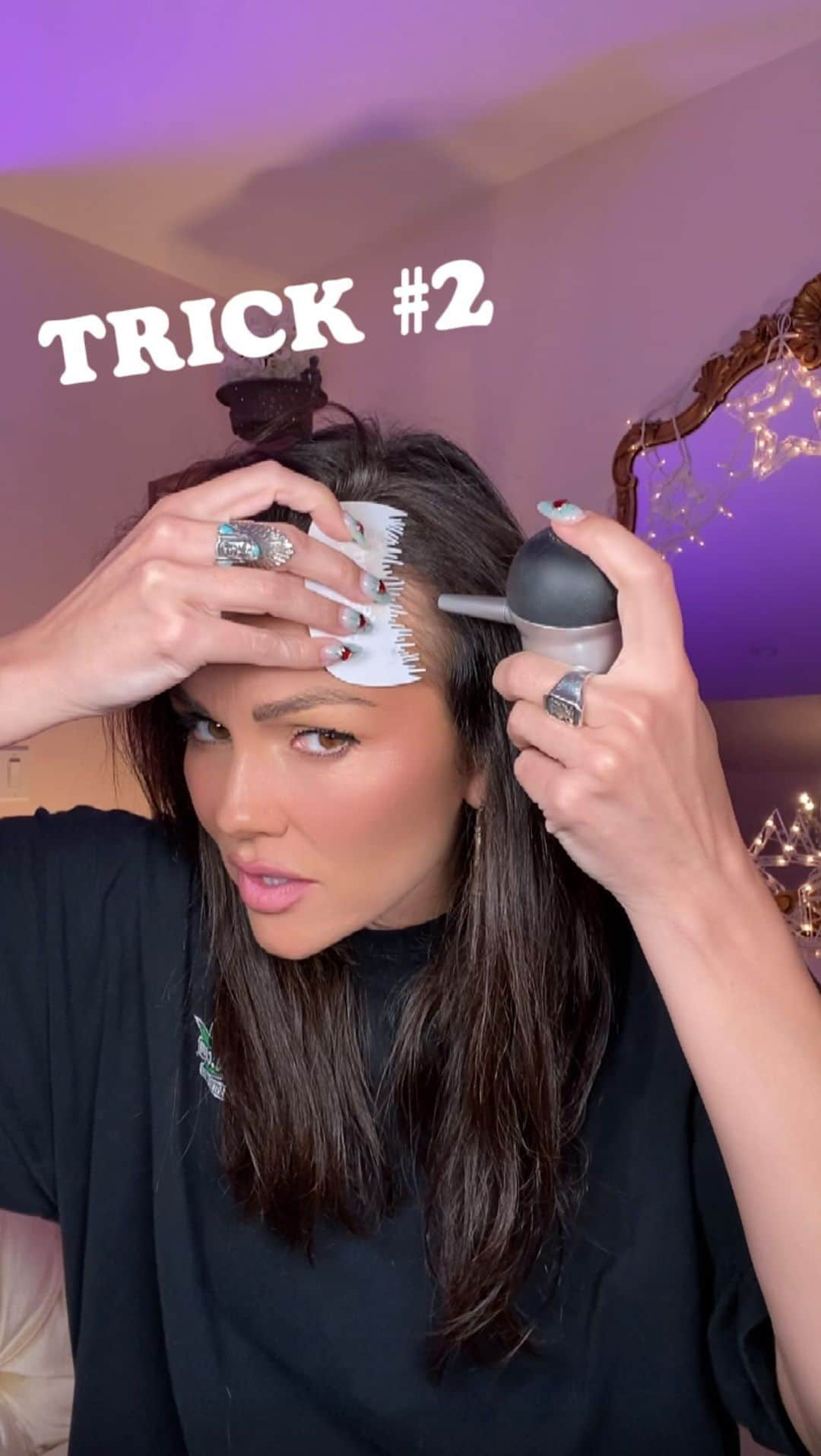 カンディー・ジョンソンのインスタグラム：「2 fast & easy tricks to make any “thin hair” spots look thicker! This is good for root touch-ups too!  I hope this helps anyone who has felt any hair thinning has stolen some of their confidence! ❤️  I’ve literally had thin hair since I was born😂 And my very first job doing makeup & men’s grooming for VH1 back in 2000, was my first celebrity who had a lot of “thinning hair” concerns. So I'm a pro and making any "thin" or "thinning" hair look thick!   Trick #1: Eyeshadow - this is something most everyone has. Just use a dense, short bristled brush to apply, eyeshadow in a color similar to your hair.   Hair trick #2: (More Pro Level😝) Apply "faux hair fibers". It not only adds color, but the hair-like fibers fill in the thinning area and adds  a little and hair-like, texture!  (Most celebrity makeup artist / hair stylists will have this in their kits too!)  Here's to new confidence! Now go out there and shine✨with your thick lookin hair!  #hair #hairtips #thinhair #hairhacks #hairdiy #thickhair #thinninghair #thinninghairsolution #baldspots #haircolor #tips #beauty #tipsandtricks」