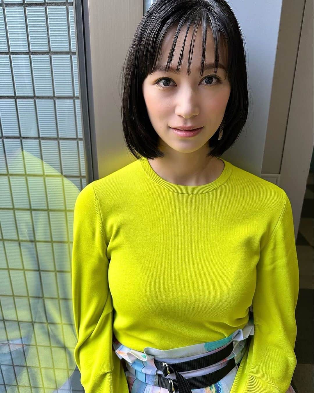 山口りさのインスタグラム：「ゆーちゃん♡ @takahashiyu.official   ひるおび　📍tbs  ミモザイエローのシャドウ @toonecosmetics  ゴールド @rmkofficial」