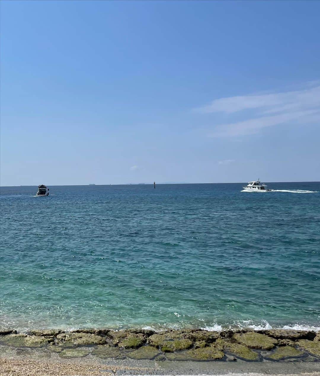 山下聖良さんのインスタグラム写真 - (山下聖良Instagram)「海とビール🍺  #アメリカンビレッジ  #沖縄　#北谷　#海 #ポートレート」3月7日 12時36分 - yamashita_seira