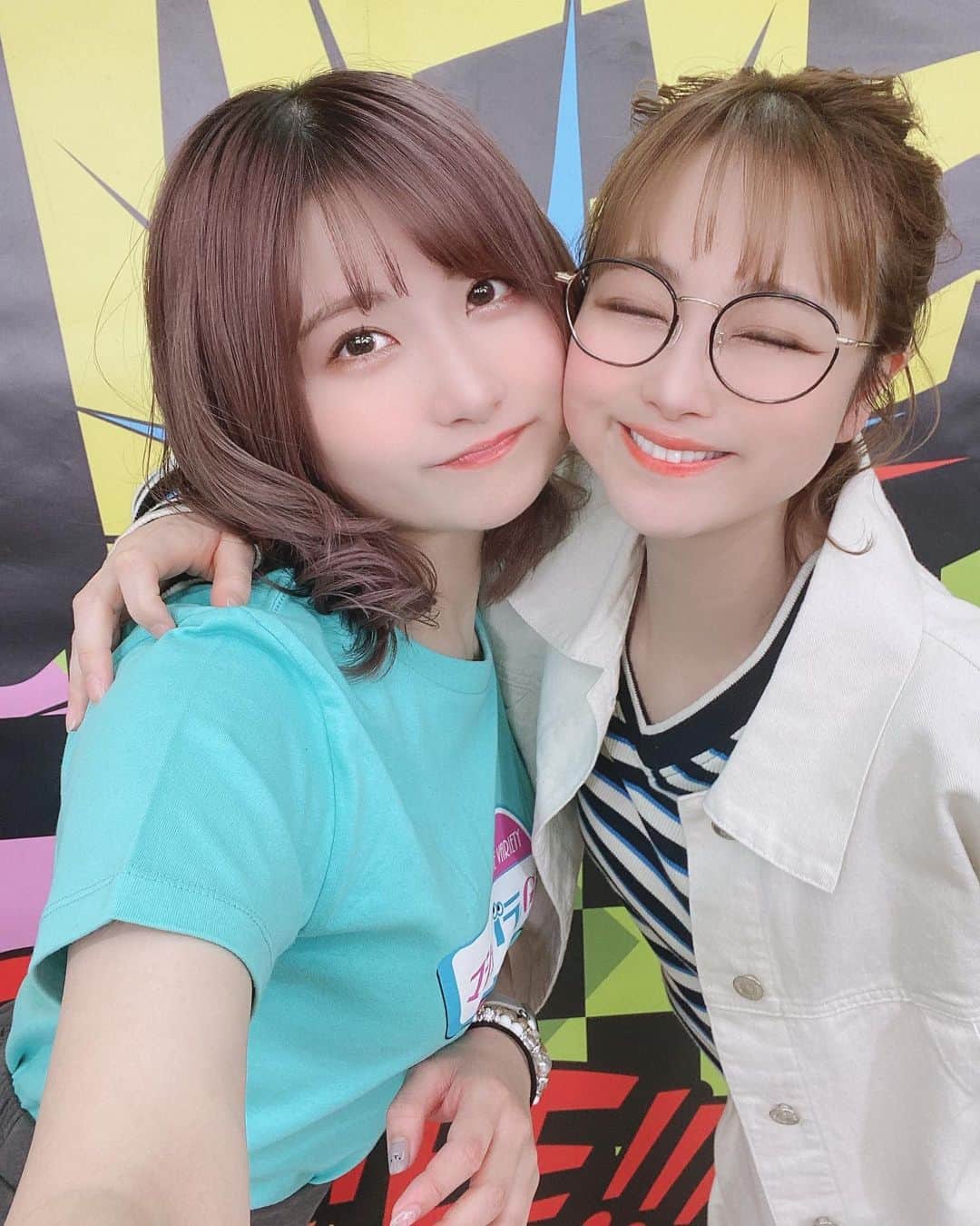 ソラ豆琴美のインスタグラム：「鈴木奈々さんと♡ めちゃくちゃ可愛い大好き🥹 落ち込むことあったら奈々さんを思い出そうって最近思ってる なんでも前向き笑顔が1番だなあって思う(´-`)oＯ{  昔と比べると前向きな性格になったの！  卑屈なことを考えてると嫌なこと起きた時人は「ほらね、やっぱり」てなっちゃうらしい。  Happy引き寄せていきたいやっ」
