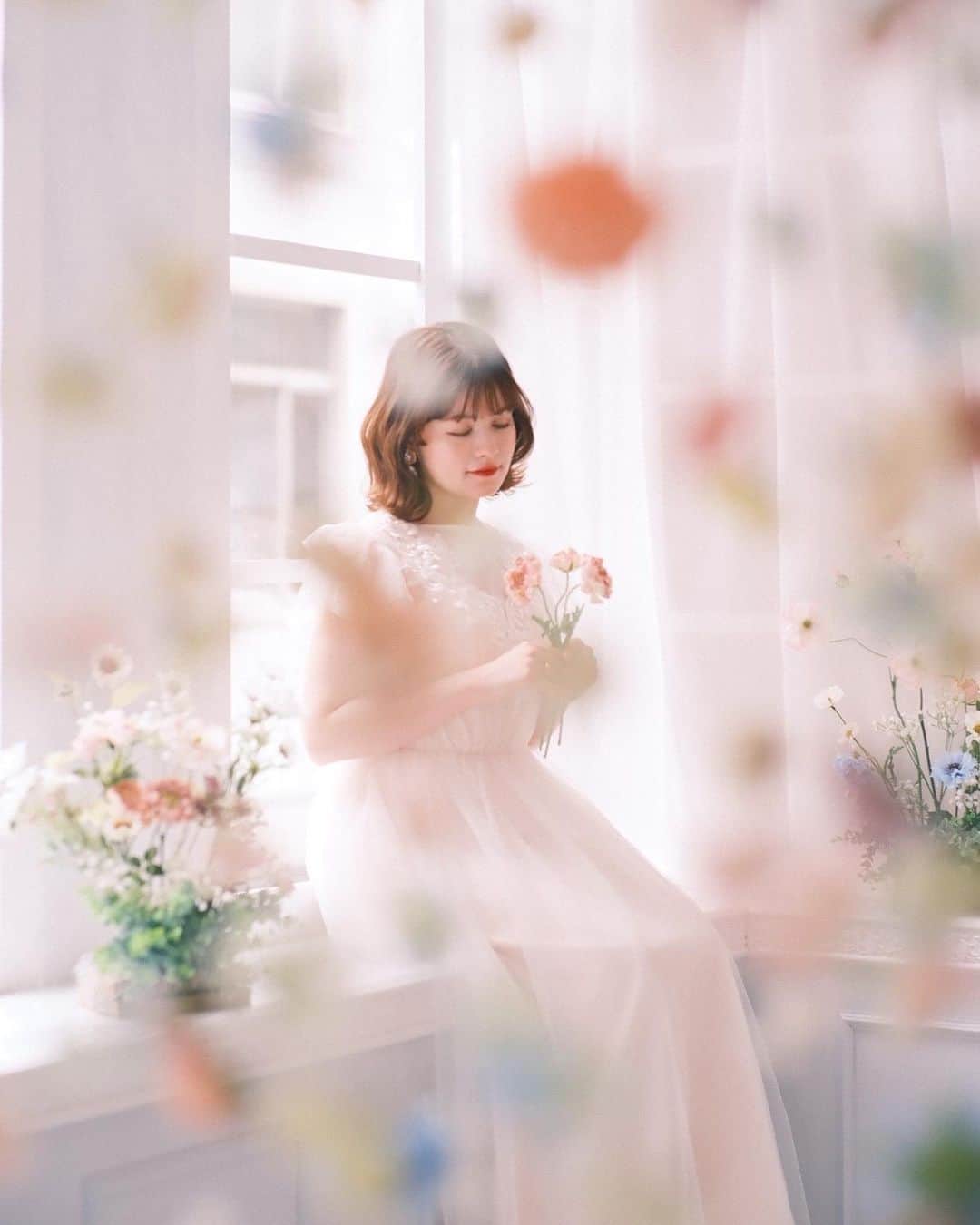のインスタグラム：「【atelier Ruluccaリニューアル】  アトリエルルッカがリニューアル✨  以前も可愛いスタジオでしたが、前よりも少し大人っぽい雰囲気になりました✨  #atelierrulucca  #アトリエルルッカ #アトルル #ウェディングフォト  #weddingphotography  #フォトスタジオ  #ウェディングフォトスタジオ  #weddingdress」