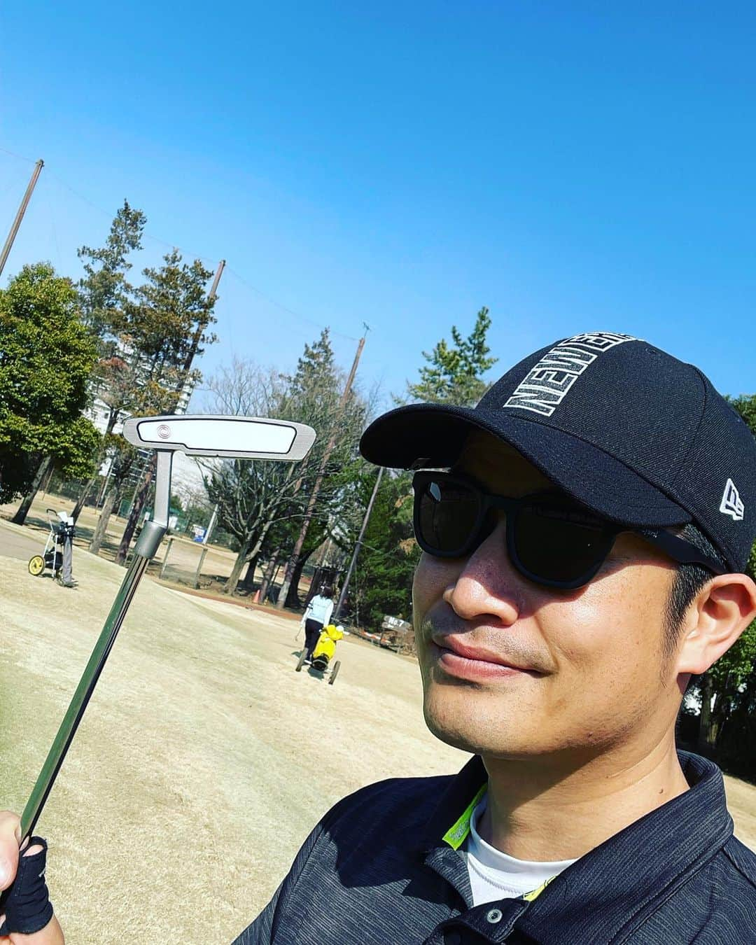 すずけんのインスタグラム：「同じスクールのお姉さまたちとゴルフ⛳️⛳️  コテンパンにやられました🤣🤣🤣  うまくなりたいーー🤩🤩🤩🤩  #ゴルフ #ゴリラ #初心者」