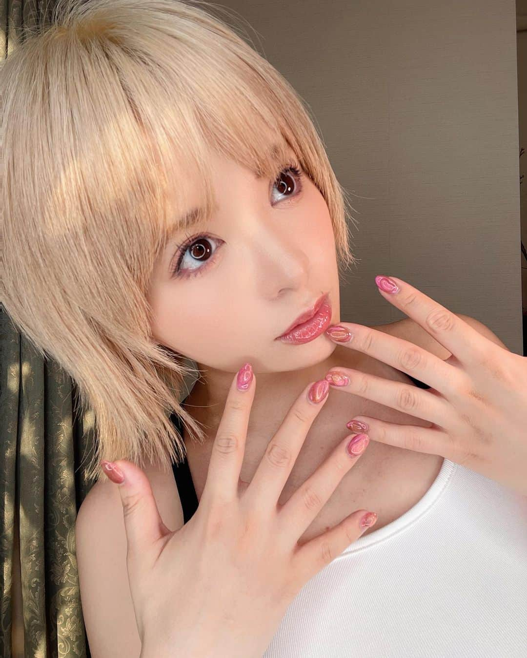 星美りかさんのインスタグラム写真 - (星美りかInstagram)「濡れ感欲しいから 濡れネイルにしてもらった💅💖💦💧👅 @furi_nail」3月7日 16時46分 - hoshimi1990