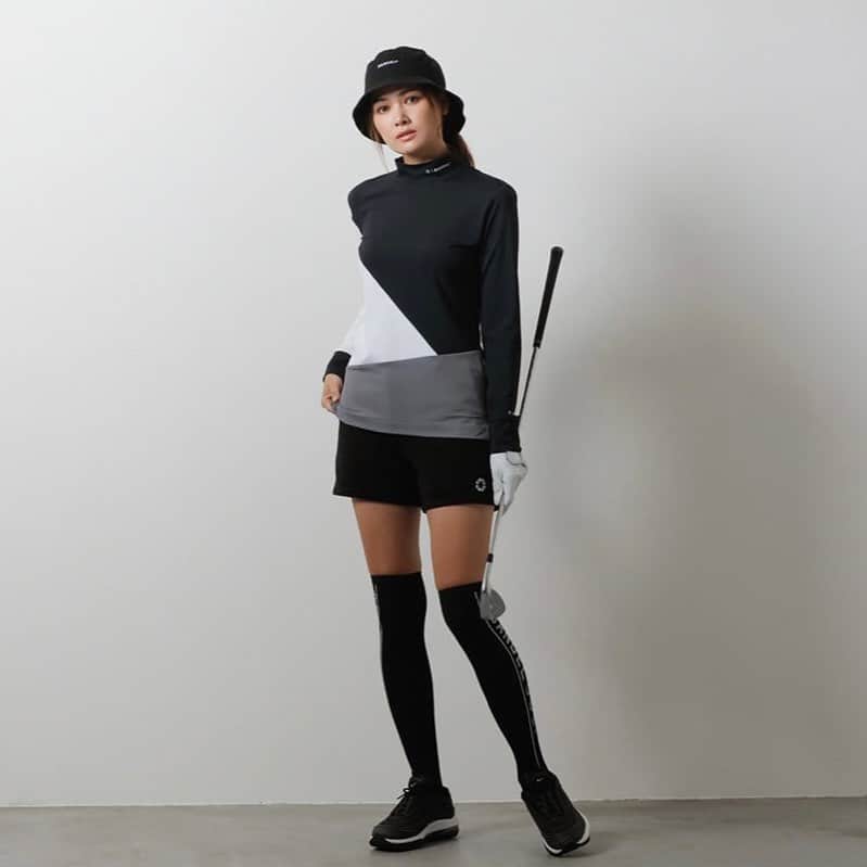松井由貴美さんのインスタグラム写真 - (松井由貴美Instagram)「*  BANDEL GOLF ⛳️☀️ .  モノトーンでスポーティー🔥 カッコよく決めたいゴルファー の方には特にオススメ😎 .  #bandel #bandelgolfwear #fashion #golf #golfwear」3月7日 16時48分 - yukimi_1122