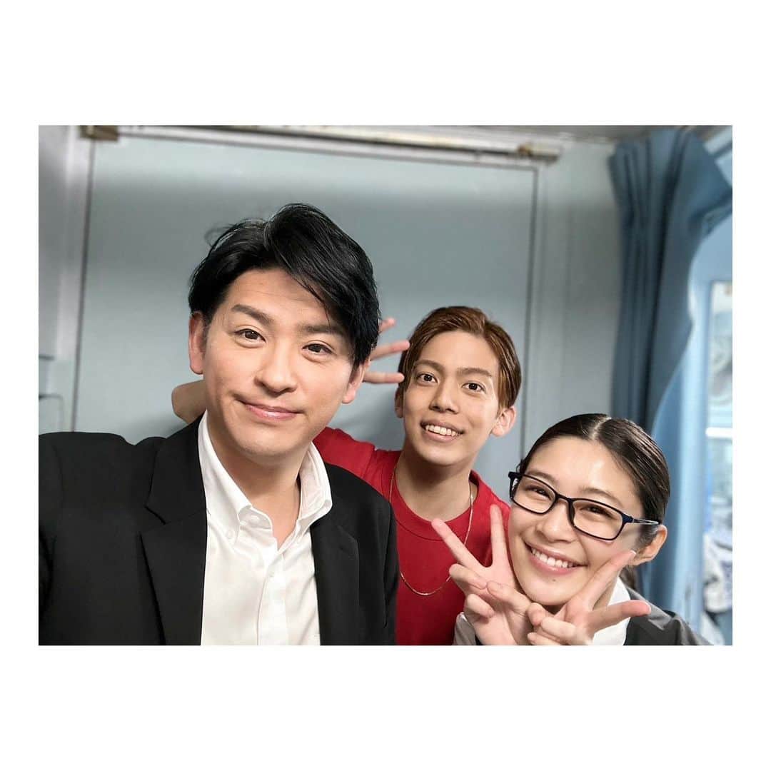 加村真美のインスタグラム：「舞台「サンブンノイチ」 無事に終えることができました  あっという間の3公演 緊張しながらも、星野でいる時間を楽しむことができました  星野…幸せになってほしい…  賀集さん、ケンティとご一緒できて、たくさん近くで勉強させて頂き良い刺激をうけました。 本当に本当にありがとうございました！  また舞台やりたい！  足を運んでくださった皆様本当にありがとうございました！  #サンブンノイチ #加村真美」