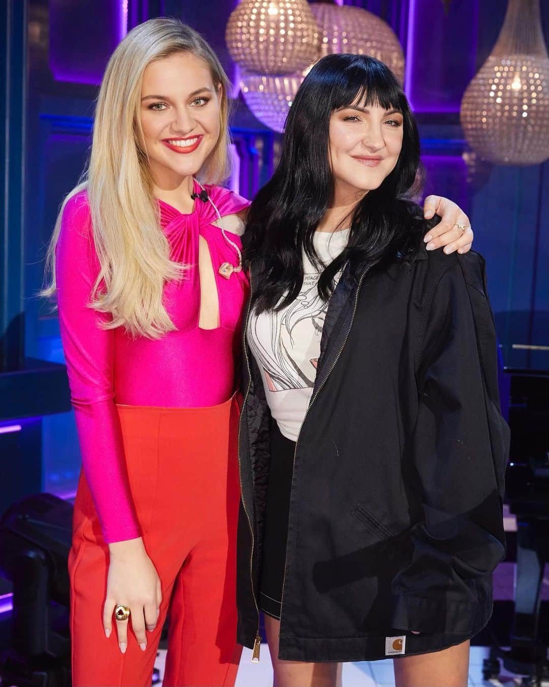 Julia Michaelsのインスタグラム：「Thanks for having me on #ThatsMyJam, @jimmyfallon! Watch me make an anxious wreck of myself tonight at 10/9c on @nbc @fallontonight 🤌🏼🤌🏼❤️」