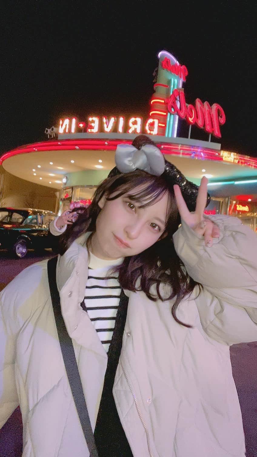 沖口優奈のインスタグラム：「友達とユニバ行ってきた😊💓 アーニャのチュリトス美味しかったぁ〜🫶🏻 #ユニバ　#ユニバーサルスタジオジャパン #大阪 #キティちゃん」