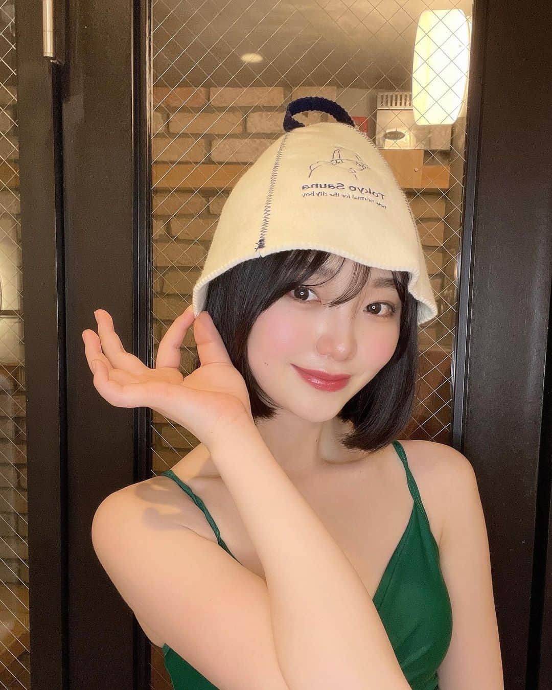 松岡里英のインスタグラム：「・  3月7日はサウナの日🧖‍♀️ 皆さんはどこのサウナが好きですか？？♨️  #サウナー #サウナ女子 #サウナ #サウナの日 #サウナ好きな人と繋がりたい #サウナスパプロフェッショナル」