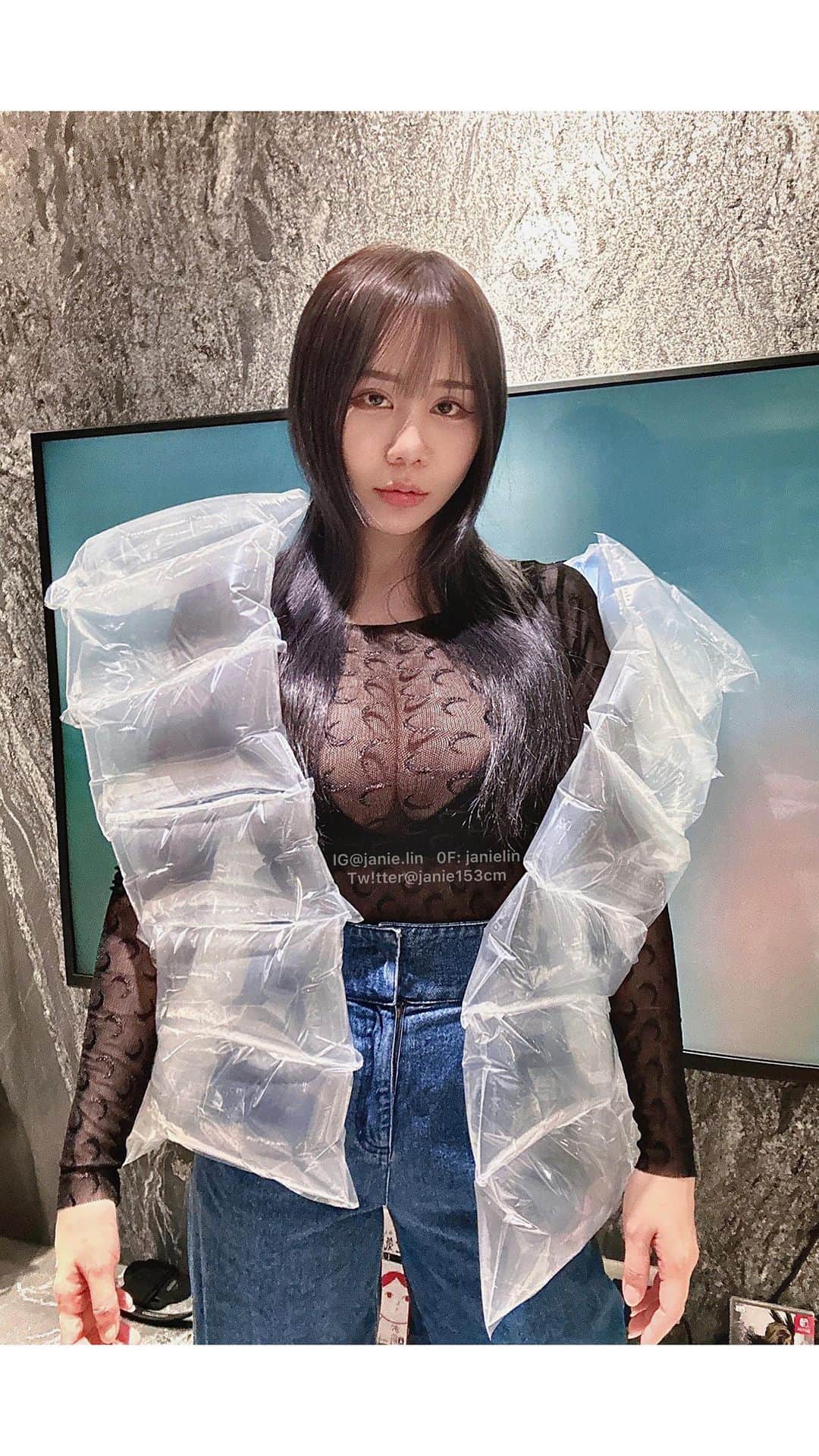 泥泥林のインスタグラム：「How much will u pay for this👀 ↖𝗦𝗵𝗮𝗿𝗲 & 𝗦𝗮𝘃𝗲↗ 這件開多少你會願意買🤣 #louisvuitton #handmade #asmr」