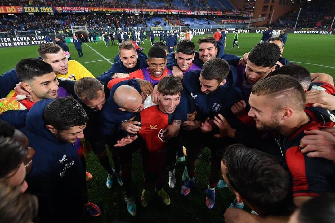 ステファノ・ストゥラーロさんのインスタグラム写真 - (ステファノ・ストゥラーロInstagram)「Good feelings 🔴🔵 @genoacfc」3月7日 20時54分 - stefano.sturaro