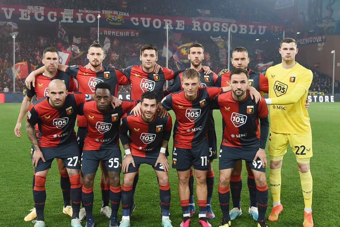 ステファノ・ストゥラーロのインスタグラム：「Good feelings 🔴🔵 @genoacfc」