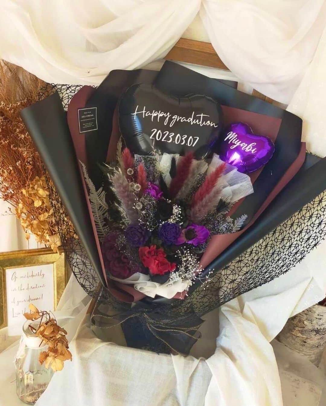 岩瀬みやびさんのインスタグラム写真 - (岩瀬みやびInstagram)「高校卒業しました🌸  コロナ禍と共に始まった高校生活。今思えば、あっという間の3年間でしたが、先生に不信感を持ってしまったり、友人関係に悩んだり、全日制の高校だったので、通信にしようか、いっその事、高校を辞めてしまおうかと悩みながら泣いてばかりの時期もありました。 でも、応援してくれた友達や先生もいたので、辞めずに卒業することができました。 普段は照れくさくてなかなか言えないけれど… 家族には、たくさん心配かけてしまって、ごめんね。そしてありがとう。 そして、高校生活を見守ってくださった事務所の方々にも感謝しています。 みやびに関わってくれた皆さん、本当にありがとう！！ 大好きです🥰 これからも、みやびらしく頑張って行くので、よろしくお願いします🙇🏻‍♀️🫶」3月7日 20時59分 - miyabi___382