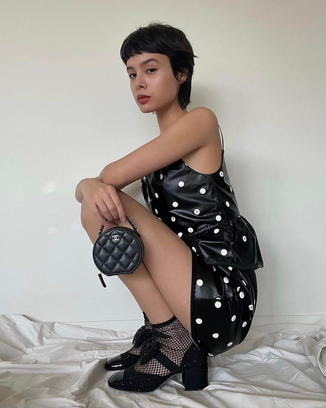 大屋夏南のインスタグラム：「Fall-Winter 2023/24 Ready-to-wear show - March 7th 2pm Paris time 🖤  #CHANELFallWinter」