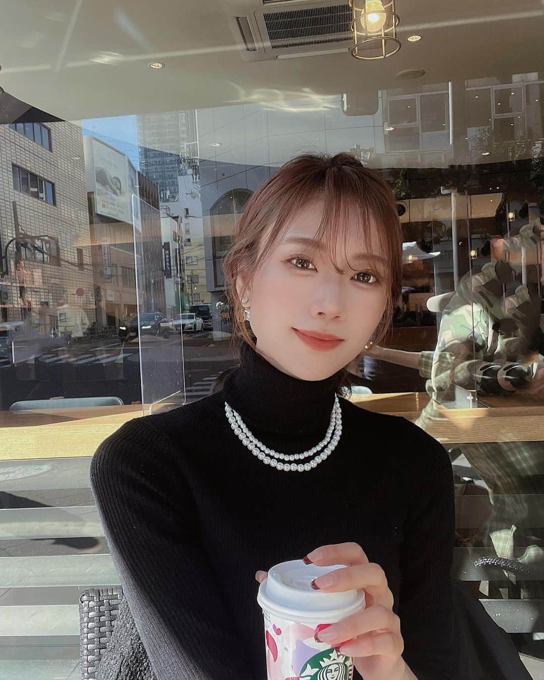 渡邉みさきのインスタグラム：「. ☕️🌸」