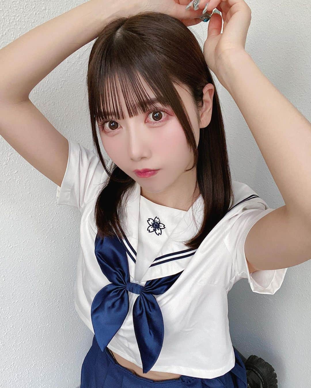 白瀬乃愛のインスタグラム：「・ ・ 恋をするのはいけないことか？ 僕の両手に飛び込めよ            #Instalike #dailylook #Japanesegirl #Japaneseidol #asiangirls #jk #selfie #l4l #followme #cosplay #cosplaygirl #idol #アイドル #制服 #偶像 #寫真 #拍攝 #美女 #自撮り女子 #コスプレ#セーラー服 #制服ディズニー #ootd #女子高生 #아이돌  #ไอดอล #셀카  #셀카그램 #덕질」