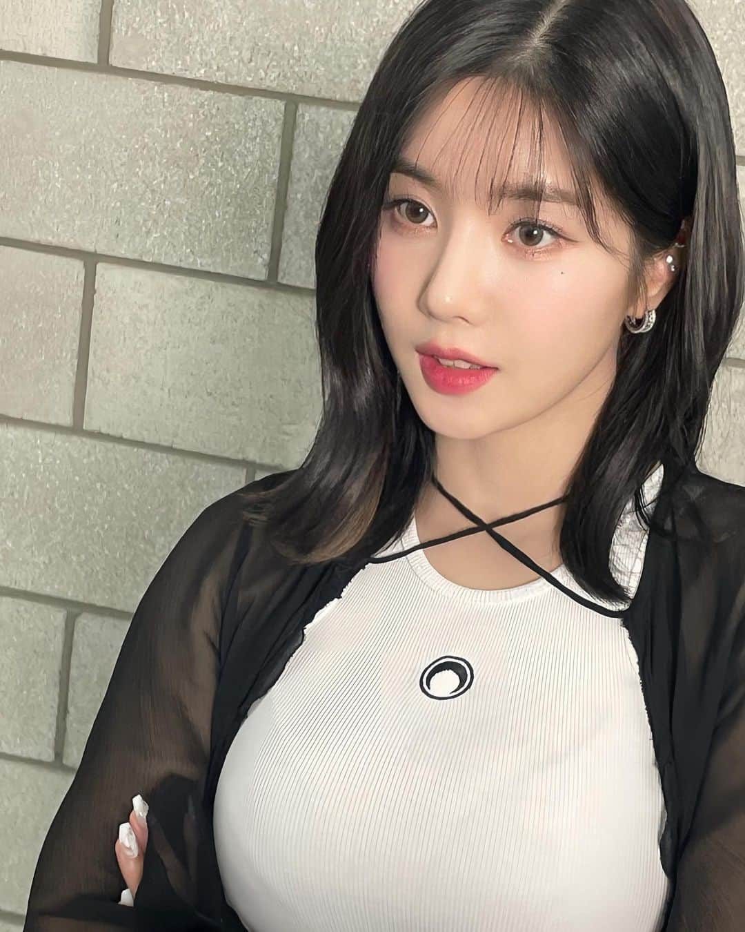 クォン・ウンビさんのインスタグラム写真 - (クォン・ウンビInstagram)「😭  #KWONEUNBI #권은비  #ウンビ ##權恩妃」3月7日 22時44分 - kwoneunbi