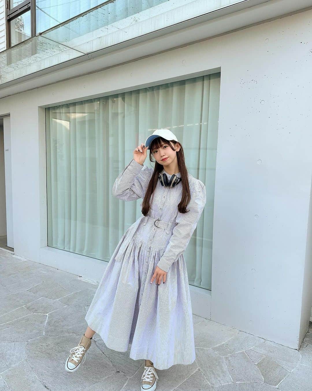 畑美紗起のインスタグラム：「カジュアルコーデだよ🫶🏻 どうかな、？？？  ワンピース👗 @moussyofficial  キャップ🧢 @newerajapan  シューズ👟 @converse_jp   #カジュアルコーデ #カジュアル #ファッション #ファッションコーデ #ワンピース #ワンピースコーデ #コンバース #キャップコーデ #キャップ #帽子 #帽子コーデ #onepiece #shoes #fashion #fashionstyle #fashionblogger #fashionista #coordinate #shooting #me #ootd #japanesegirl #japanese #moussy」