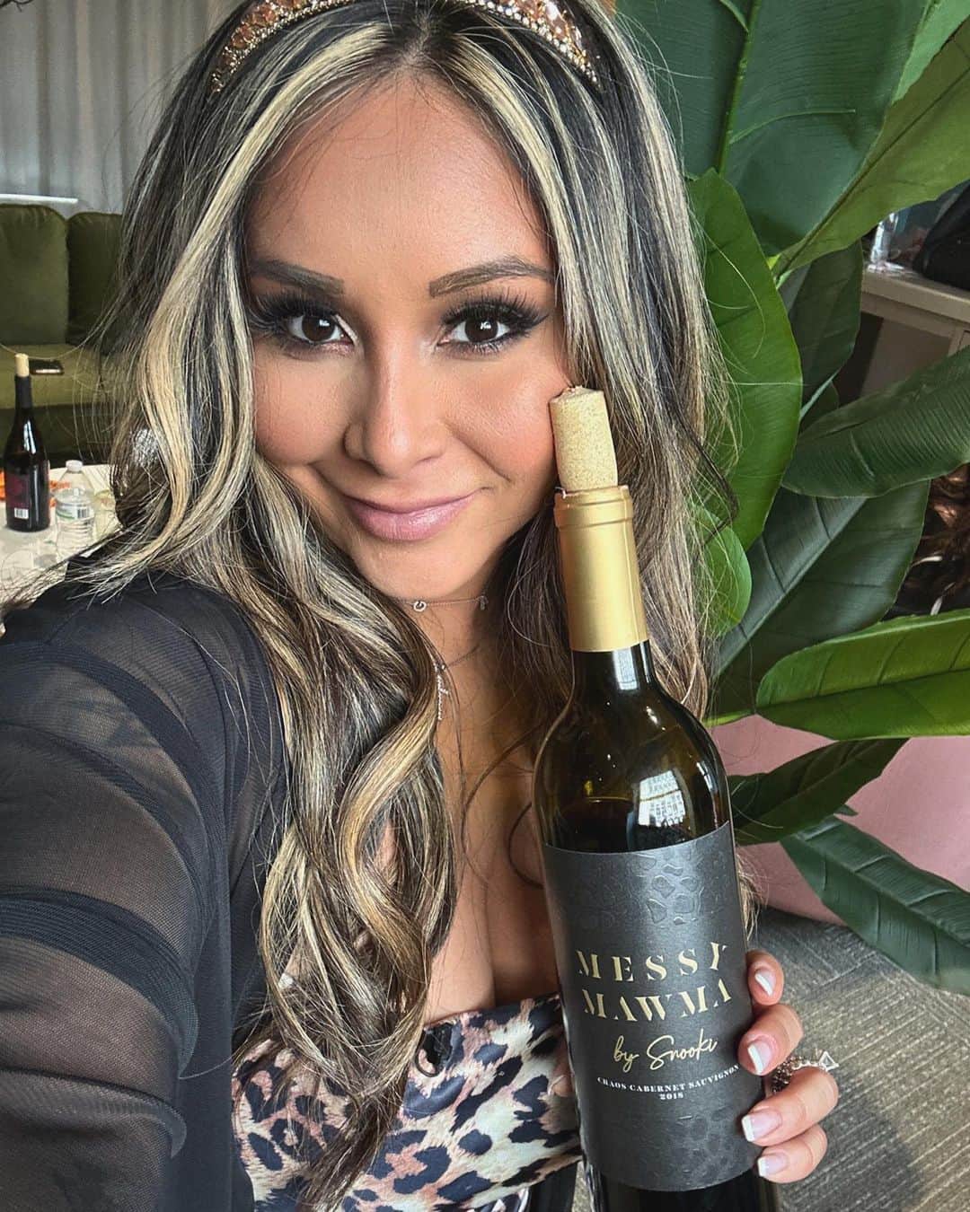 ニコール・ ポリッツィのインスタグラム：「Just a messy mawma @messymawmawine」