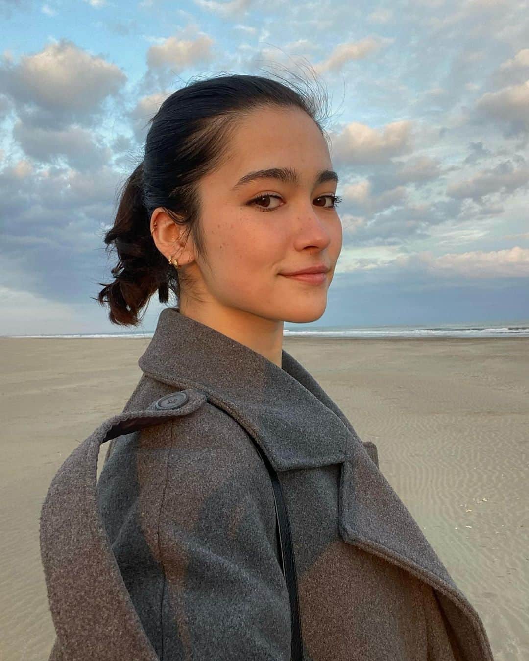 青山ケイトのインスタグラム：「long time no selfie」