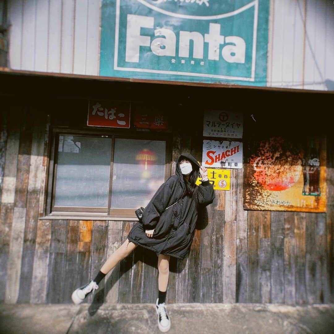 のインスタグラム：「#なっちゃんスタイル  #stu48 #渡辺菜月 #おしゃ壁 #レトロ看板」