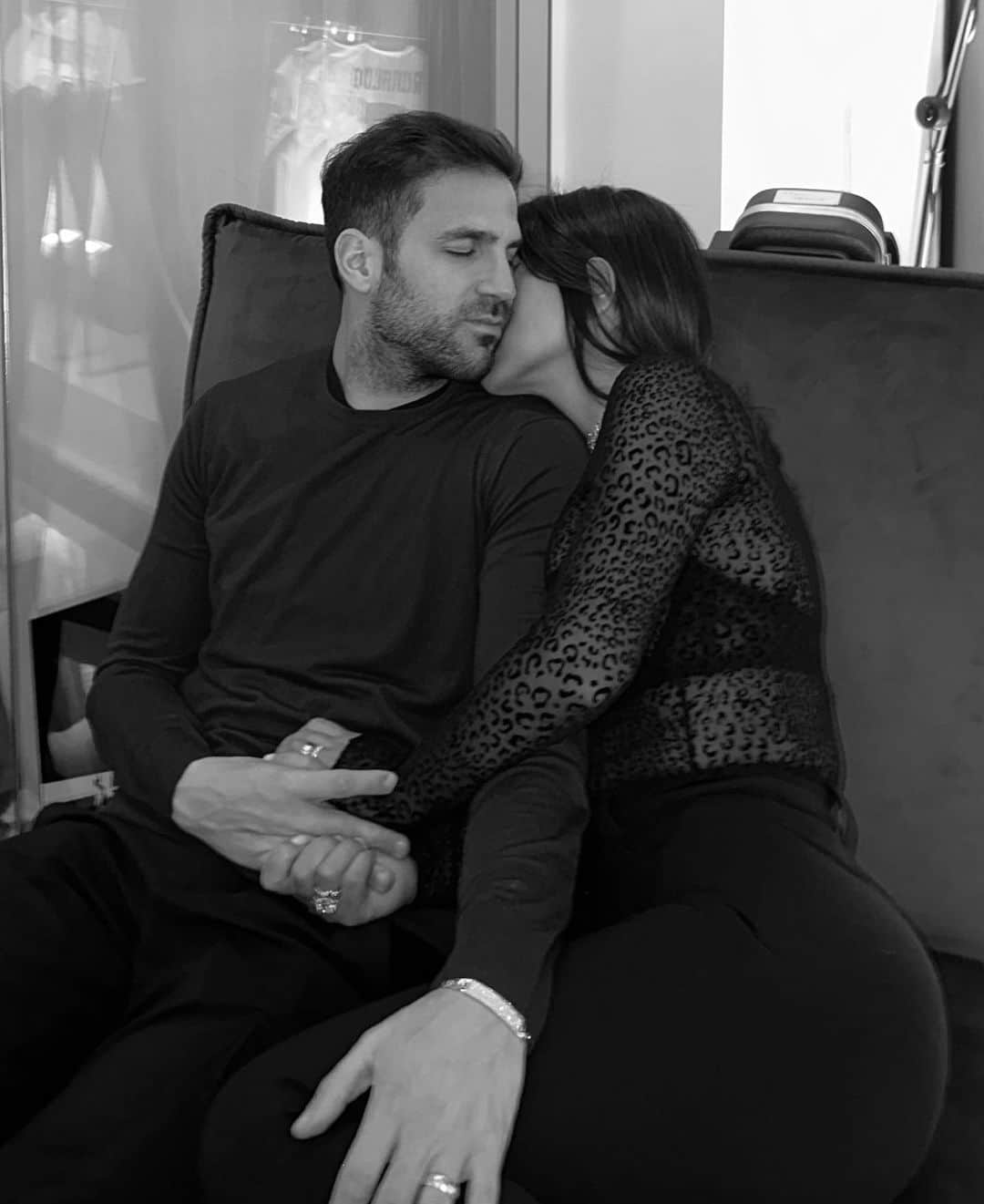 セスク・ファブレガスのインスタグラム：「14 beautiful years by your side @daniellasemaan full of Love, Passion and Respect. I love you beyond words ❤️💝 #HappyAnniversary」