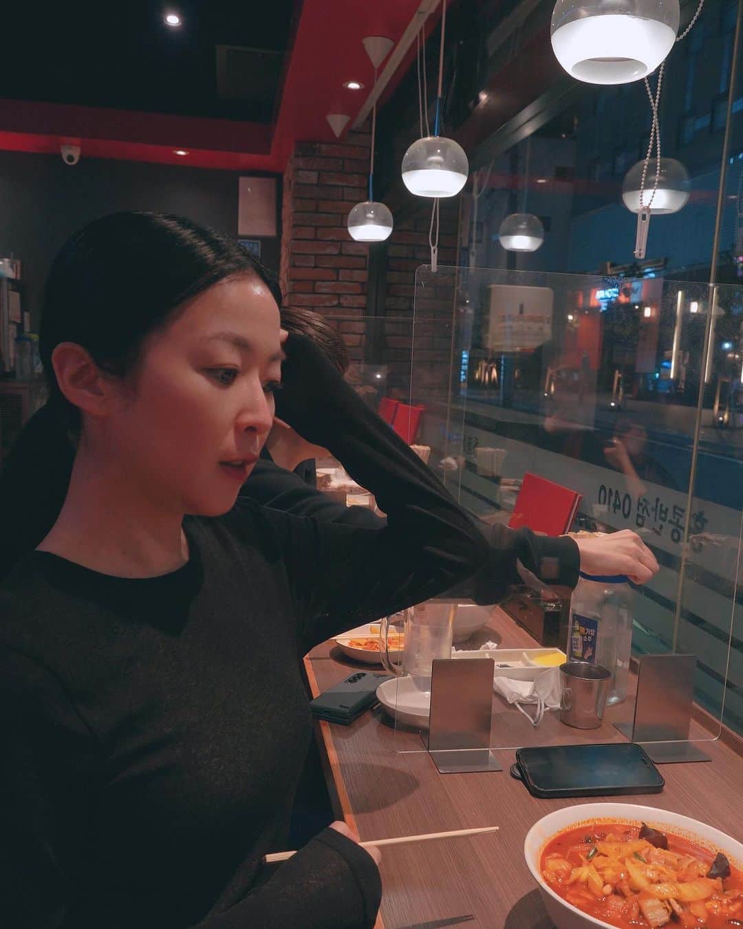 カン・ハンナさんのインスタグラム写真 - (カン・ハンナInstagram)「・ ⁡ 仕事の途中でどうしても食べたくなって 昔からの好物を食べに新大久保へダッシュ。 ⁡ まだ肌寒い三月の夜にぴったりでした。 韓国式の赤いちゃんぽん（짬뽕）🤍 ⁡ ⁡ ⁡ ⁡ ⁡ #香港飯店 #やっぱり韓国本番の味 #時々恋しくなる味です ⁡ ⁡ ⁡」3月8日 1時48分 - kang_hanna_jp