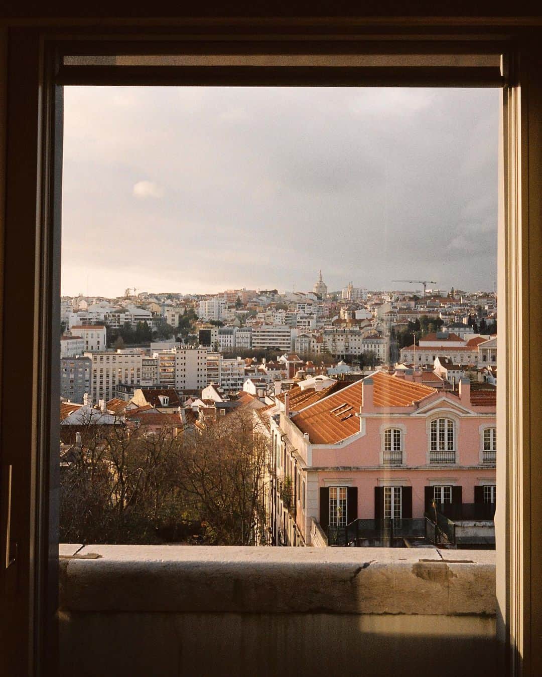 ケルシー・ロビンソンさんのインスタグラム写真 - (ケルシー・ロビンソンInstagram)「Lisbon film pt. 2 💌」3月8日 2時21分 - krobin32
